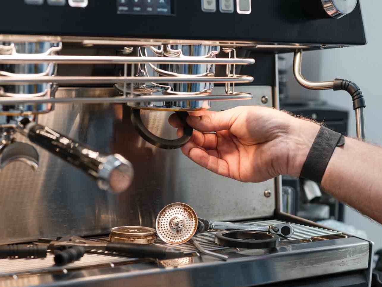 Moka Monkeys: Espresso machine repair, maintenance, upgrades, and full servicing in Essex & East London to ensure optimal performance and longevity.
